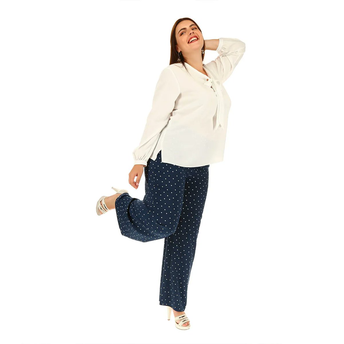 AlexisModa's tweet photo. Una blusa blanca con corbata siempre será versátil, se puede mezclar con muchos colores. Se pueden crear looks tanto sofisticados y formales como informales. #SoyAlexis #MujerAlexis #AlexisCurvy #LookCurvy #Moda #Estilo #curvygirls #primavera2022 https://t.co/ddH6dAUvc6