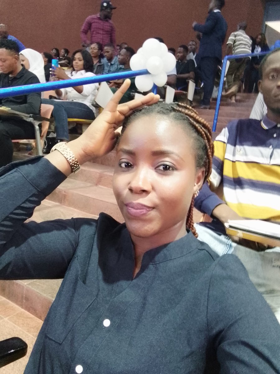cece_abashi's tweet photo. This last finger is frozen.

It's not frozen cux it's that cold here.
It is frozen because I got tensed. Sometimes, the things that can cause your problems may not be physical. Lol

And yeah, I finally saw @pamilerin and his story was inspiring #REALplatform https://t.co/rpe0OJf0CA