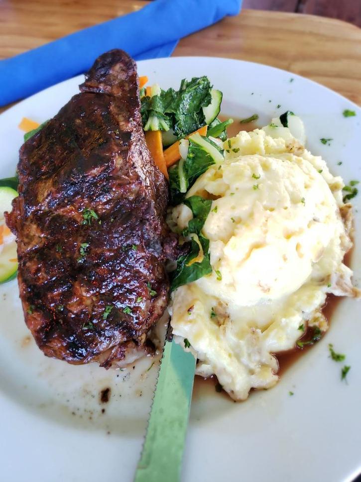 arubabeachcafe's tweet photo. Your dad would really enjoy our mouthwatering 14 oz. Angus beef NY Strip Steak! 🍻🌴🥩 #fathersday2022 #livemusic #coldbrewski #onthebeach #pridemonth #lbts #onehappyrestaurant #arubabeachcafe https://t.co/ClthXXkk0k