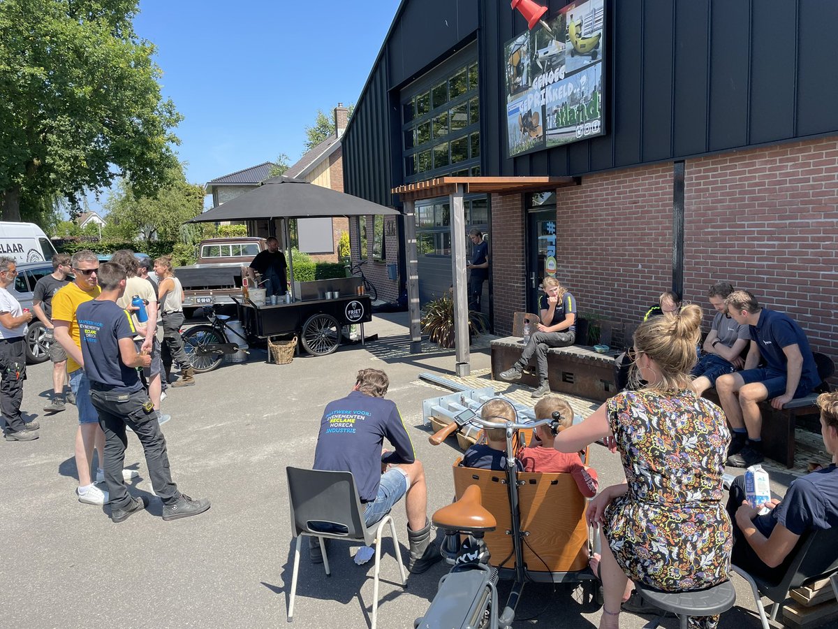Klanten die als bedankje voor het harde werken de @frietfiets langs sturen mogen vaker bellen!  @nextlevelconcepts