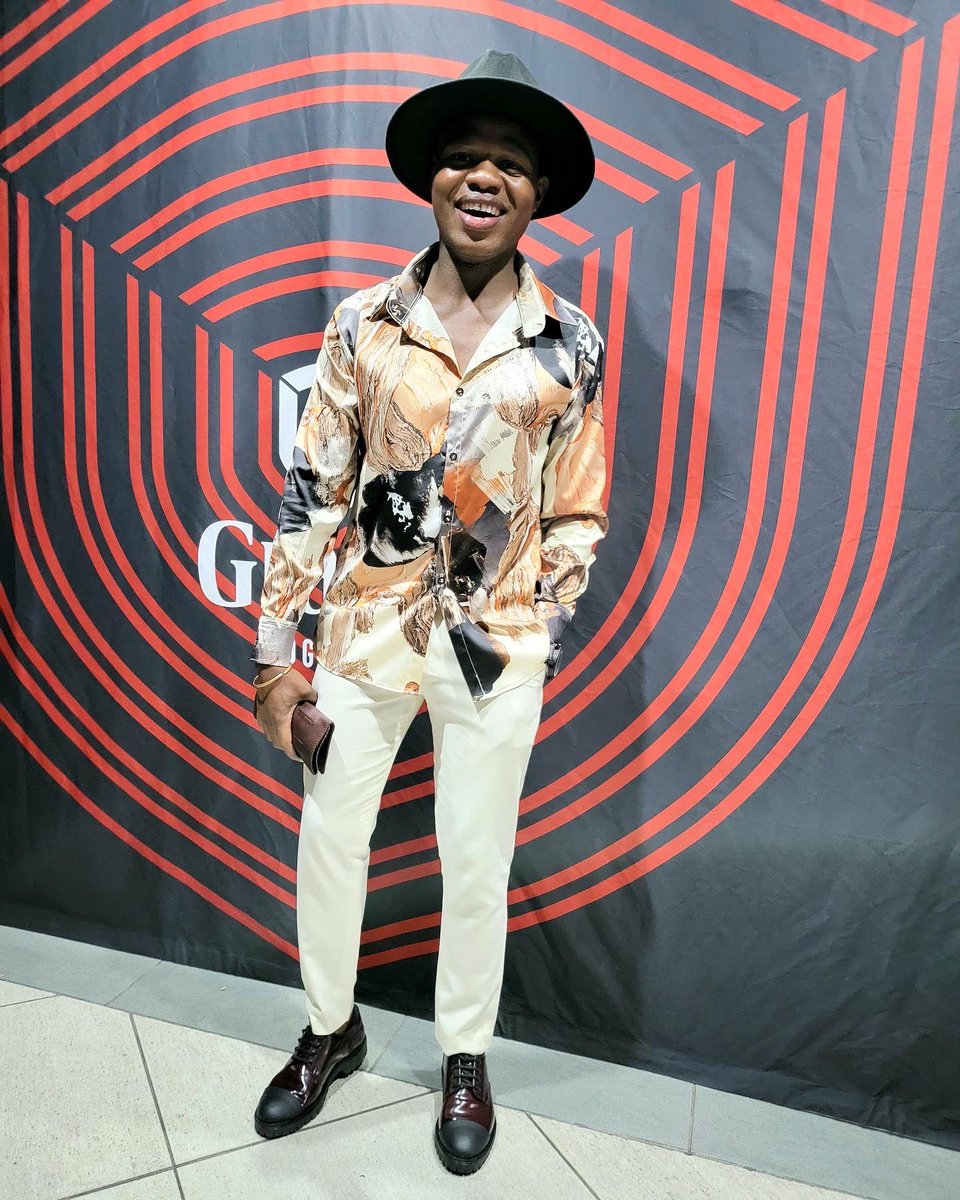 KgaboSerakalala's tweet photo. Dumelang
👔👖 @ke_mopedi
Styled:by kgabothestylist @kgaboserakalala__artist
Hats: @kgaboserakalala__artist
📸 inmusic
@012_lifestyle_brooklyn
#Mabaka #mohalalediboy #keyenafela #chabangbohale #kgabothestylist #inmusicartist https://t.co/fjl7xbXEcK