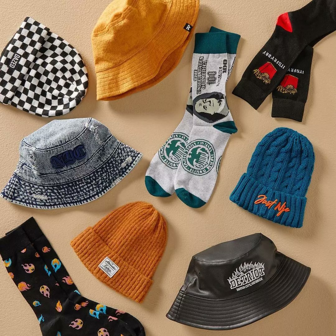 Westgatetweet's tweet photo. Funky Dad 😎
He isn’t afraid of embarrassing himself if it’ll help to create memories, he will play dress-up, have tea parties and act like a clown to see you smile.
Shop the gifts at Mr Price, Pep Home, and Game.
#GetToKnowDad #FathersDay #LivingItUp #OhMyWestgate https://t.co/Fbb9vCEOAy