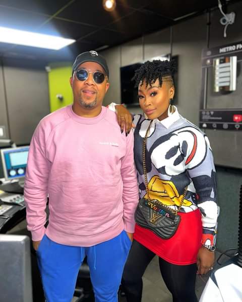 FirstLadyTshepi's tweet photo. ...The Househeads on #Penthousessions with @LamiezHolworthy & @LuloCafe , so glad to be tuned in again after the misfortune of loadshedding last week.. Let's go! πβ€οΈ
@METROFMSA https://t.co/iV0o2x1ZNP