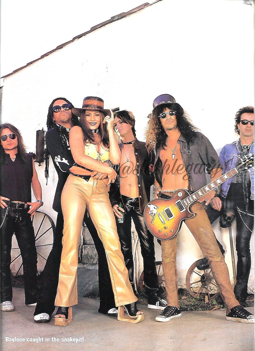 slashlegacyok's tweet photo. Aint Life Grand? @Slash's Snakepit junto a la actriz porno Raylene 📷 Frankie Perry / Oui Magazine, Abril de 2001 - colección @slashlegacy 
.
#slash #snakepit #raylene #ouimagazine #aintlifegrand #mattlaug #rodjackson #kerikelli #slash #johnnygriparic #magazines #slashlegacyalg https://t.co/IKGGtFs4yP