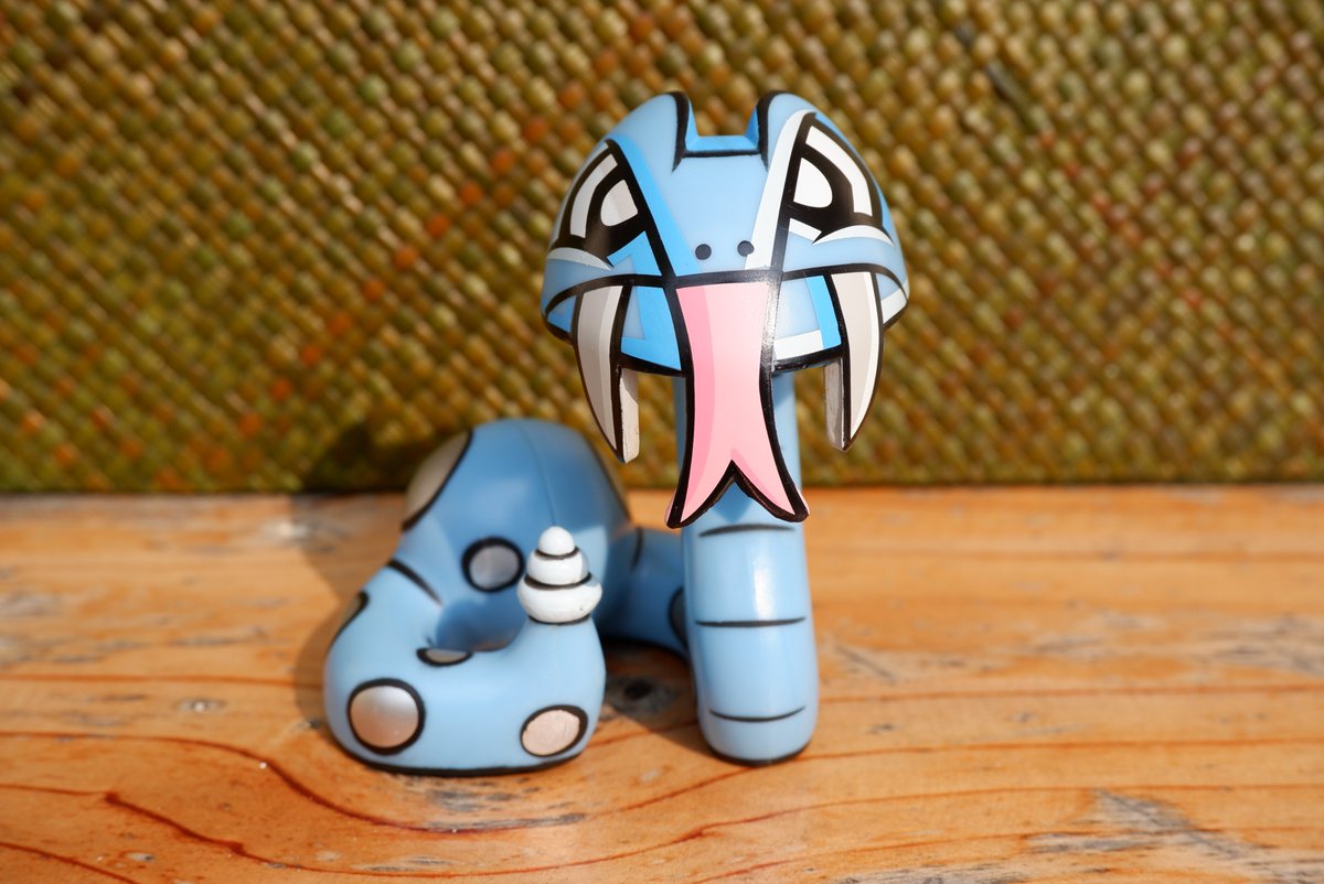 nuo2x2's tweet photo. originally called as "ice" version, but still looks stunning.. or perhaps, hypnotizing even under tropical setting, lmao #designertoy #toyphotography #joeledbetter #playimaginative #minifigure #minifig #toyphotography #toyscollector #toyscollection #nuo2x2 #nuo2x2toys https://t.co/4G9PVdLH5A