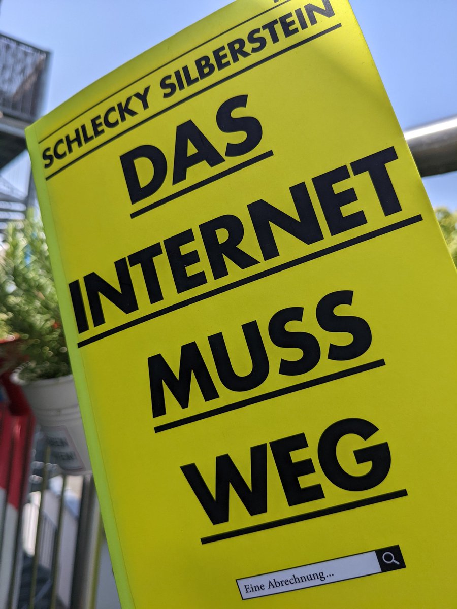 ideenstudio_b's tweet photo. Zwar schon 4 Jahre alt - aber null Komma nichts von seiner Aktualität verloren. Allen, die verstehen wollen, was in #SocialMedia schief läuft, sei als Wochenend-Lektüre das Buch von @Dieser_Schlecky empfohlen.

Auch besonders meinen Kursteilnehmern bei @ecomex_de und @mabb_de . https://t.co/msyLfgq0eA