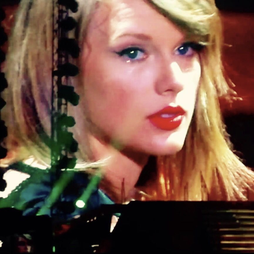 “Taylor Swift Tour          Getting tickets:
              2023”