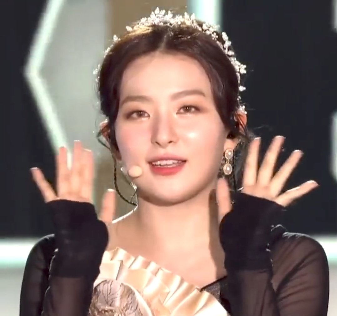 seulgi pics tweet media