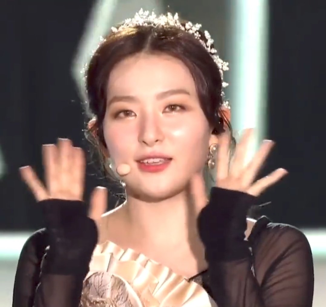 seulgi pics tweet media