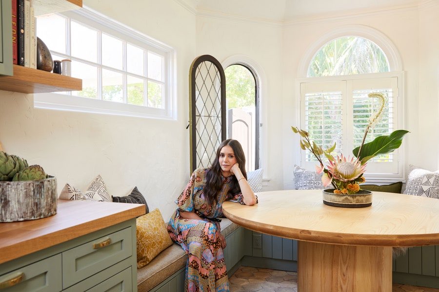 jacquemusx's tweet photo. I’m so in love with Nina Dobrev’s kitchen https://t.co/bSErYlXImN