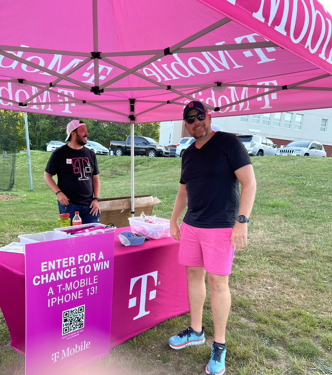 Friday night <a href="/OfficialCCBL/">Cape League</a> game with the #hyannisharborhawks and another happy customer who loves #Magenta just like we do! <a href="/PlanteTanya/">Tanya Hangos</a> <a href="/RonSmitty15/">Ron Smith</a> @John_Dief @Tmobile #baseball #Hyannis