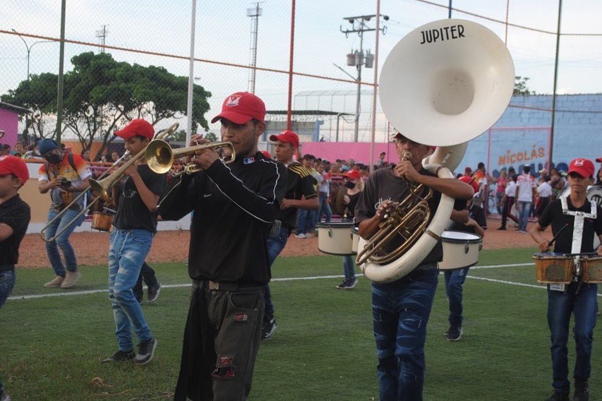 Dimos inicio a la edición nro 43 de los Juegos Deportivos Escolares 2022 con la participación de 754 atletas de los 9 municipios.  

Con un acto de paracaidismo libre acrobático y presencia de Alcaldes Bolivarianos, las 11 disciplinas competirán en los espacios rehabilitados.