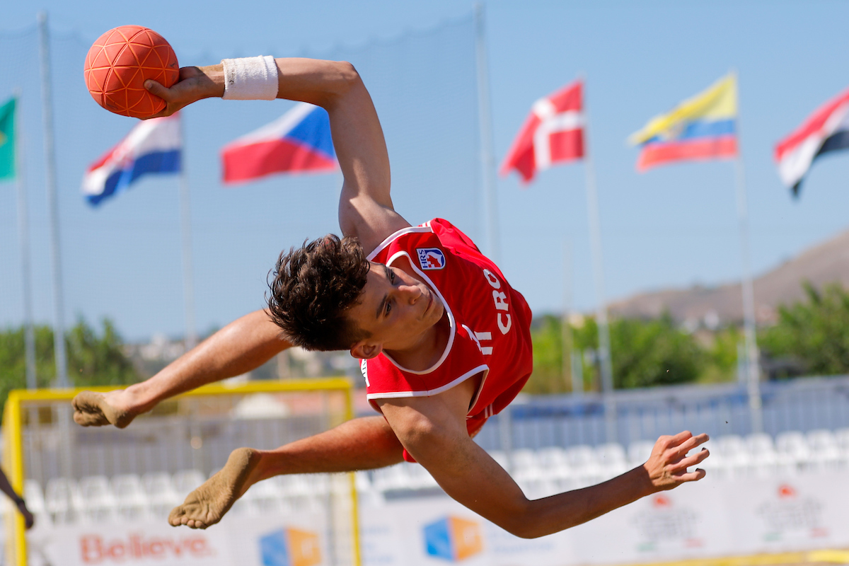 ihfhandball's tweet photo. After a thrilling quarter-finals, we can now announce the top four teams of the 2022 IHF Men's Youth Beach Handball World Championship in Greece 🔥 

Let's get ready for the semi-finals! 🤜🏽🤛🏽

🇭🇷 Croatia 🆚 France 🇫🇷
🇧🇷 Brazil 🆚 Iran 🇮🇷 https://t.co/iYrrDqZwN6