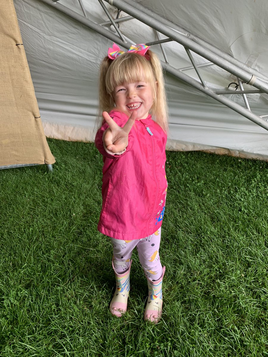 SazSpice's tweet photo. @MelanieCmusic Ella is super excited for her first Sporty gig! Seeing Sporty dressed as Baby @EmmaBunton! She’ll be singing Who I Am at the top of her voice! #Bath @Pubinthepark_ @ChefTomKerridge @85GJC https://t.co/yqp5nbKj7t