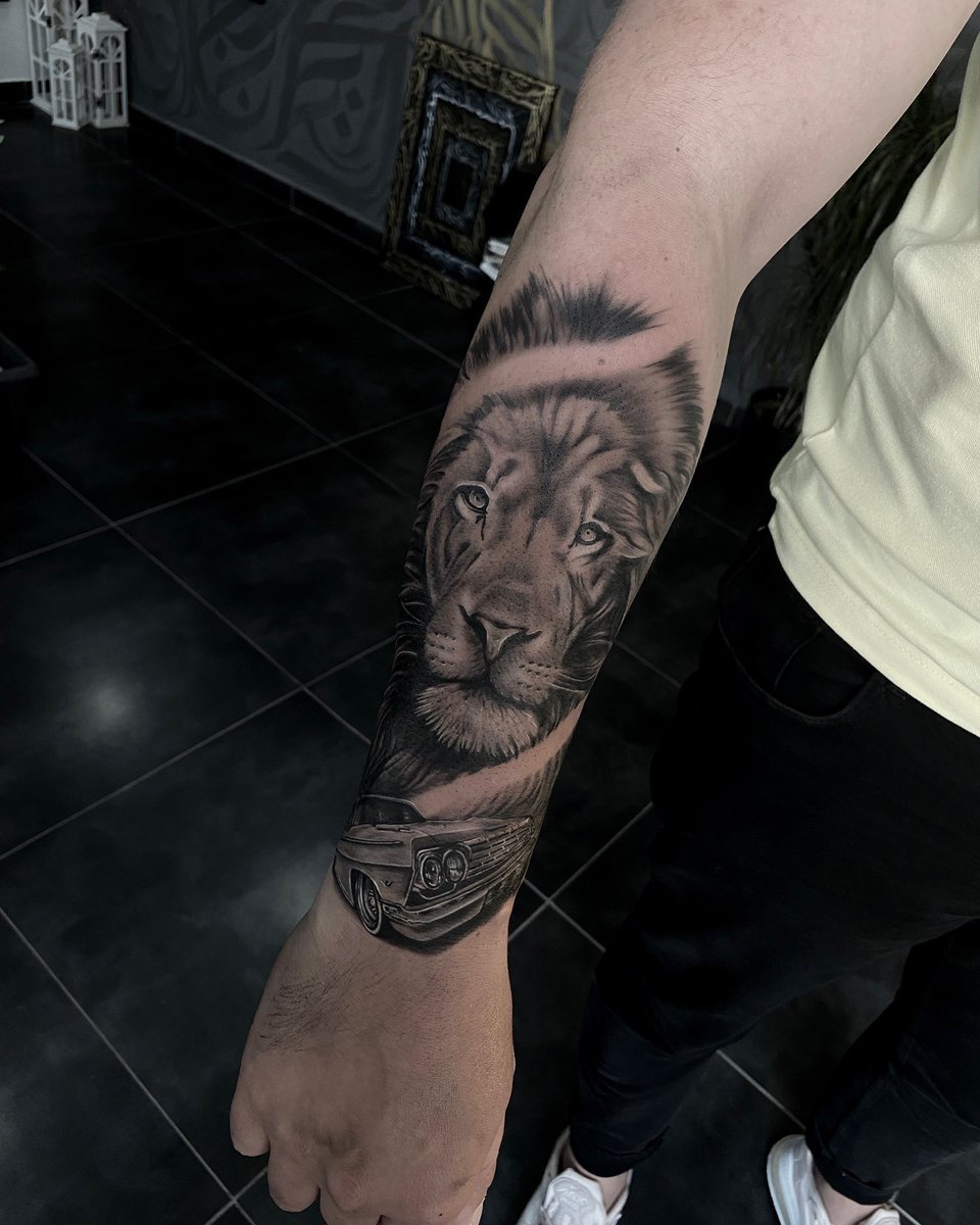 tuncerink's tweet photo. Dünün keyifli dövmesi 🦁 https://t.co/E7rJnybeCf