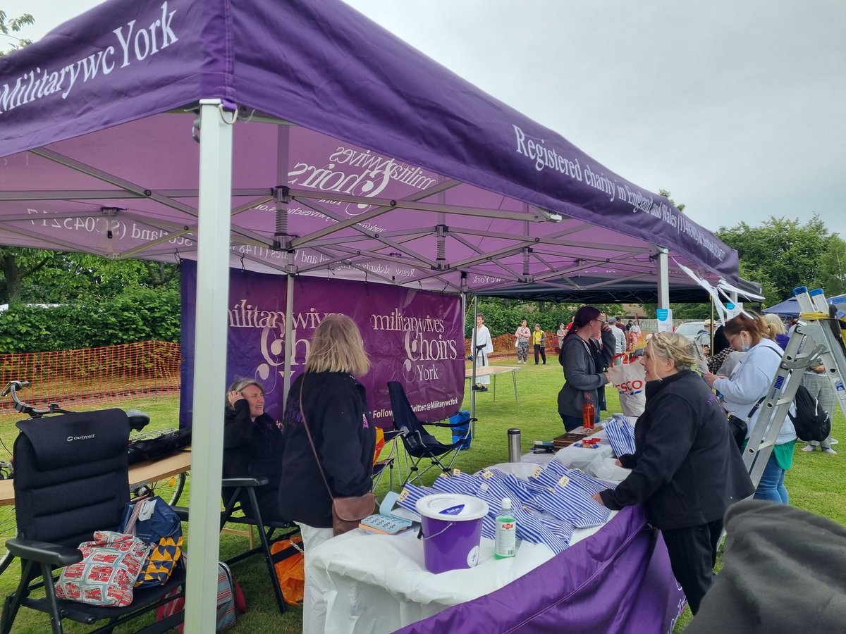 Having fun supporting our local Community at the Strensall Carnival.  So nice to be able to interact with people again.  Bottle tombola proved very popular! 😃