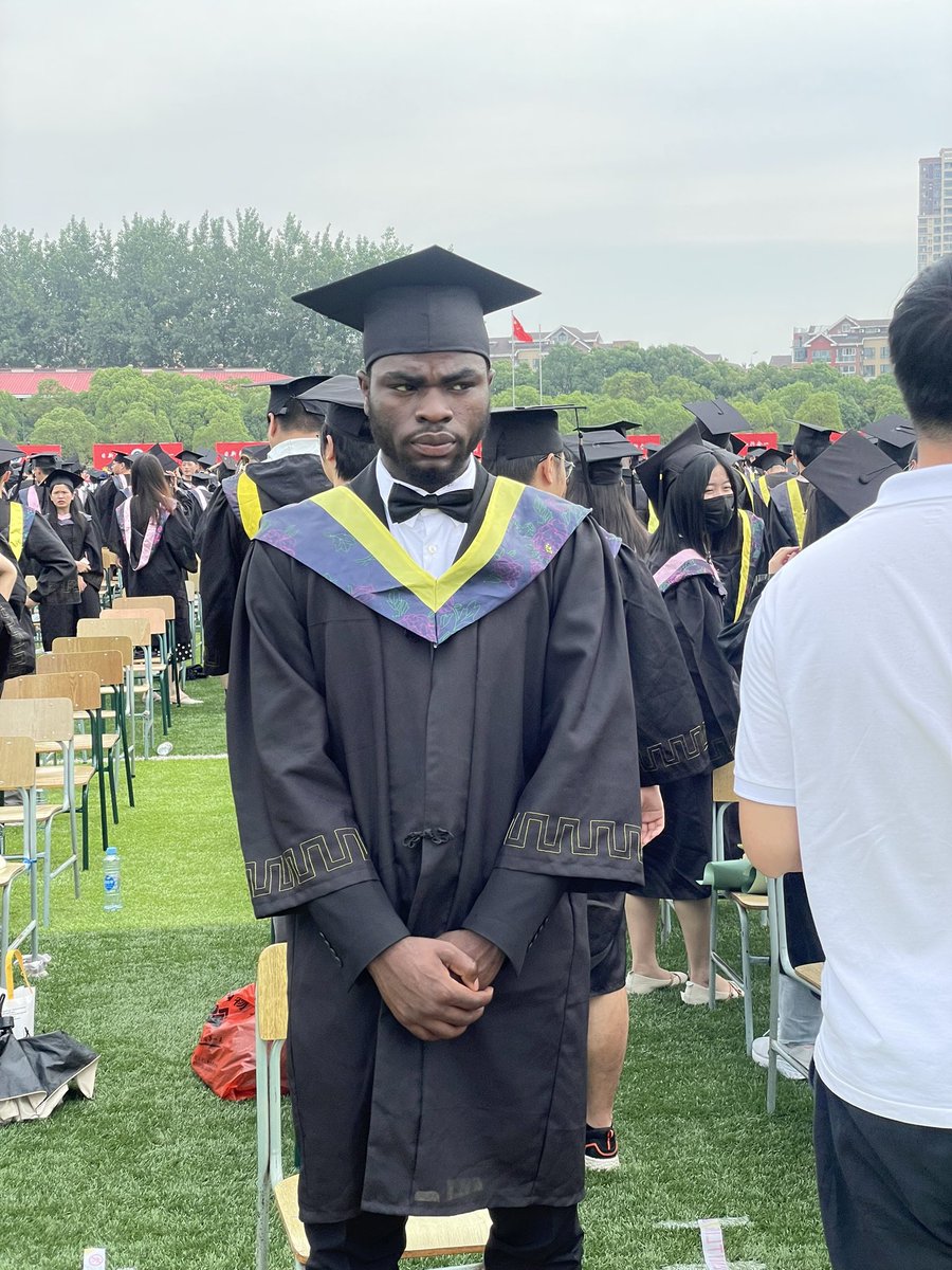 Fa_had01's tweet photo. 👨‍🎓 https://t.co/V2VluL8Gwp