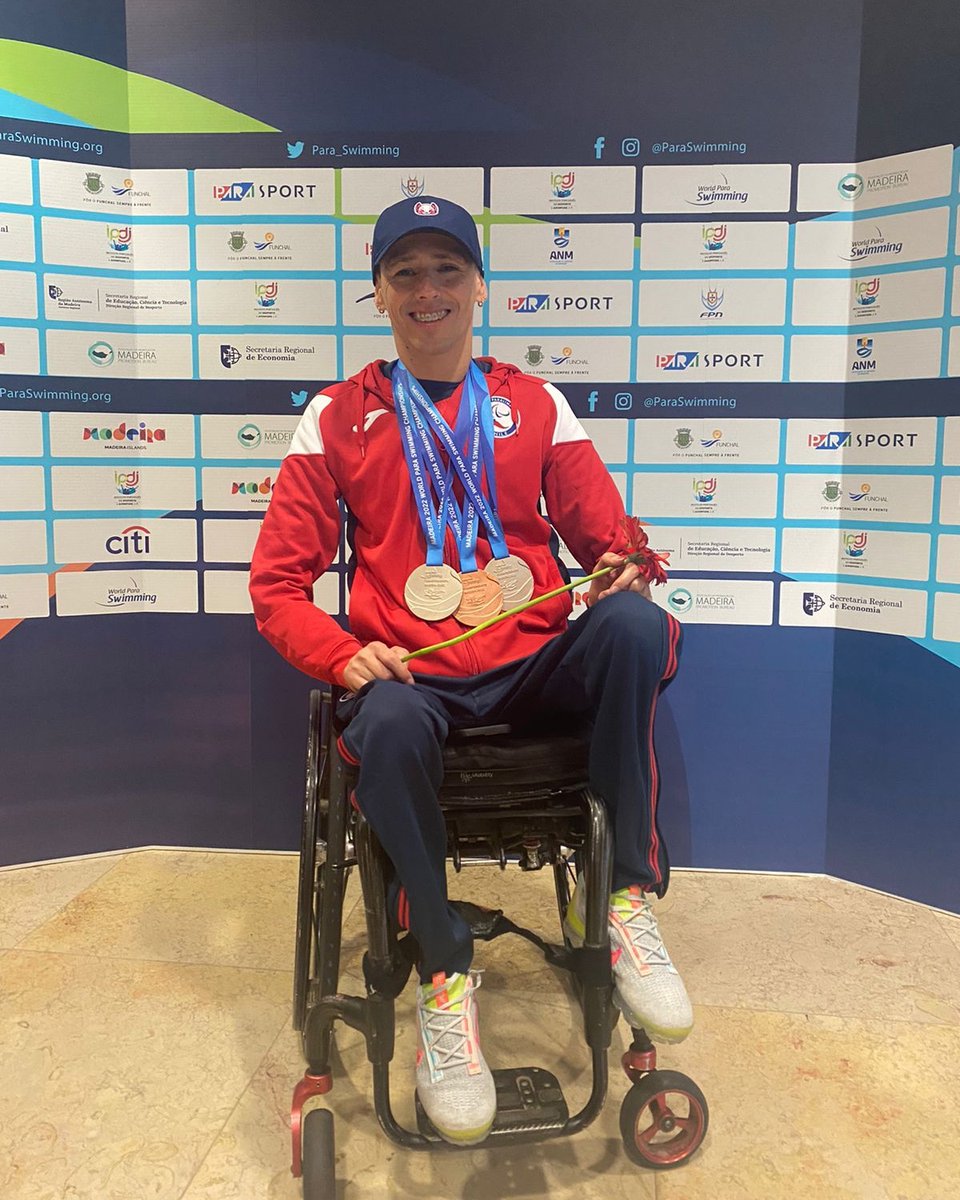 Iniciamos un #FelizSabado con <a href="/AbarzaAlberto/">Alberto Abarza Diaz</a>, quien logró bronce en 50 metros espalda, la tercera en Portugal 🇵🇹 y ya suma 8 medallas en Mundiales de Natación. Leyenda paralímpica 🙌🇨🇱 #ChileCompite #TeamParaChile #DeportistaProddar