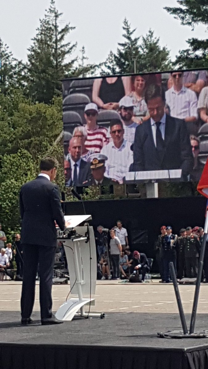 Terecht eerbetoon aan #Dutchbat. Krachtige ceremonie Oranjekazerne. Eindelijk excuses en erkenning van de regering.Het doet recht aan advies van onze begeleidingscommissie #HansBorstlap