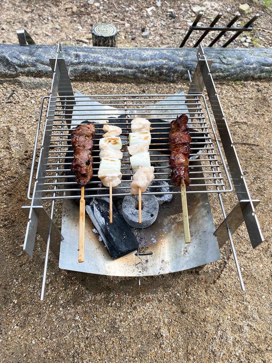macvy01's tweet photo. 今日は焼き鳥に、
三葉と玉ねぎの鱧鍋です。
#zenpit
#焼鳥
#鱧鍋 https://t.co/NW1TLbqp4D