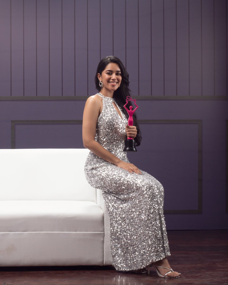 mirnaliniravi's tweet photo. #sheawards2022 ❤️ https://t.co/zxQRBbGwl4