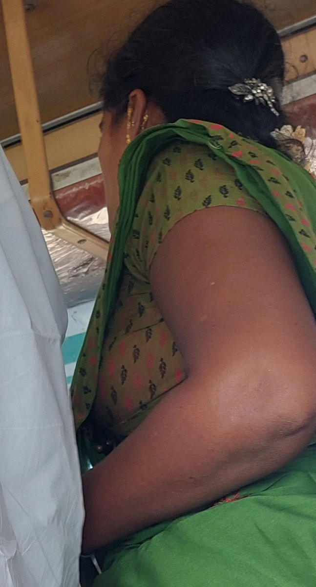 CoupleTamil1's tweet photo. Iva yepdi eruka da pasangala,,, https://t.co/nTbevNRlYo