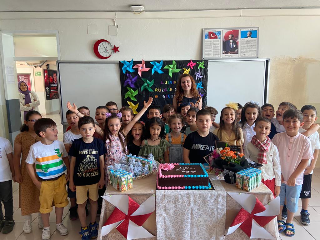 Rüzgar gibi geçen bir yıl🥰🥰🥰
<a href="/zuleyhaaldogan/">Züleyha Aldoğan</a>
@il_milli <a href="/fatiherdalylmz/">Erdal Yılmaz</a> <a href="/cevatcevik67/">Cevat Çevik</a> <a href="/alaplimem/">Alaplı İlçe Milli Eğitim Müdürlüğü</a> <a href="/AAtalayilkokulu/">Ahmet Zeki Atalay İlkokulu</a>