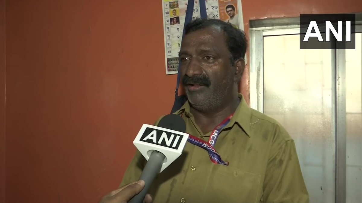ANI's tweet photo. Mumbai: 50-year-old BMC sweeper Kunchikorve Mashanna Ramappa passes the 10th board examination in his first attempt

"I got 57%. I studied daily for 3 hours. My kids are graduates so they also helped me in my studies. I want to continue my studies and complete 12th also," he says https://t.co/vPenUZUVPD