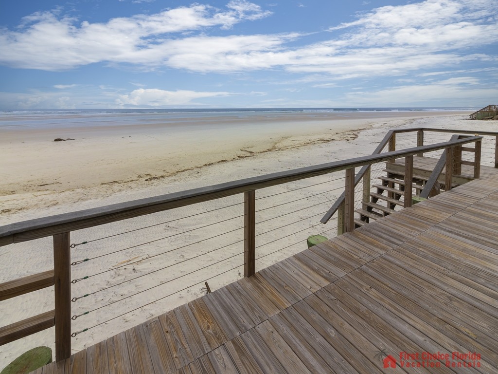 FCF_Vacations's tweet photo. https://t.co/s1NwG6wGoK

Feel the ocean spray while reclining on the balcony! This leaves you with spectacular views, that you will not believe a condo unit can provide. This view is yours from both the living room and the master bedroom. Talk about romantic! https://t.co/ejNq6rVA50