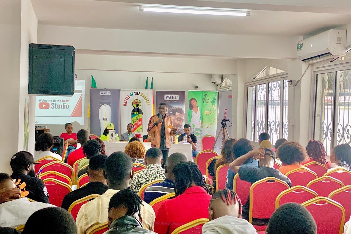 FelixFomengia's tweet photo. 1/2 Yesterday, was a great honor to be invited to speak at the #workshop by #BattleOfTheBarbersAfrica which brought together #Barbers &amp; #MakeupArtists. I shared with the participants how they can utilize technology &amp; Social Media to support their work and promoting their brands. https://t.co/h0meeNPcgg