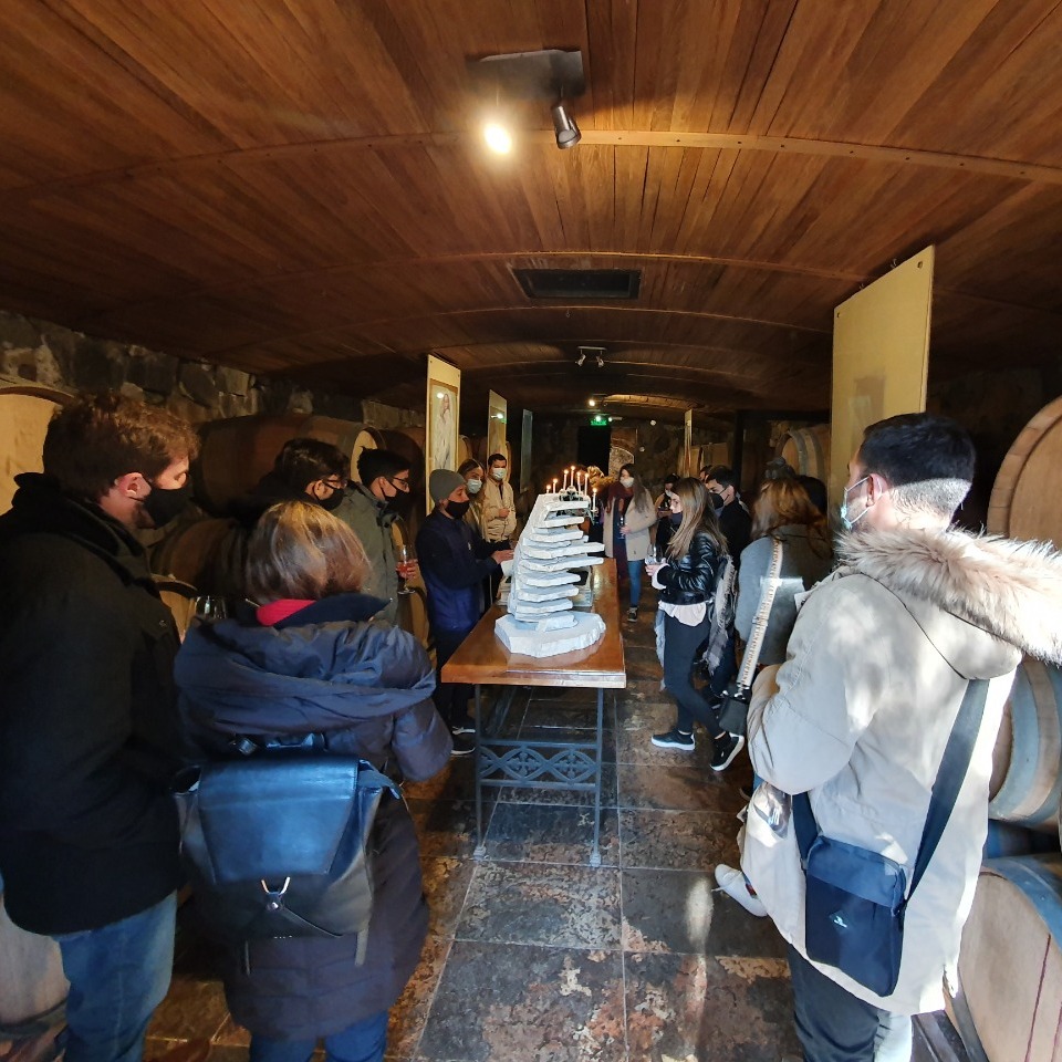 BusVitivinicola's tweet photo. 👉 Este fin de semana largo seguimos #Bodegueando por los Caminos del Vino de #Mendoza‼️
👉 Compartimos algunas postales de nuestras visitas y degustaciones
👉 WhatsApp 📲+54 9 261 2 63-9439 https://t.co/isRIpZOEmR