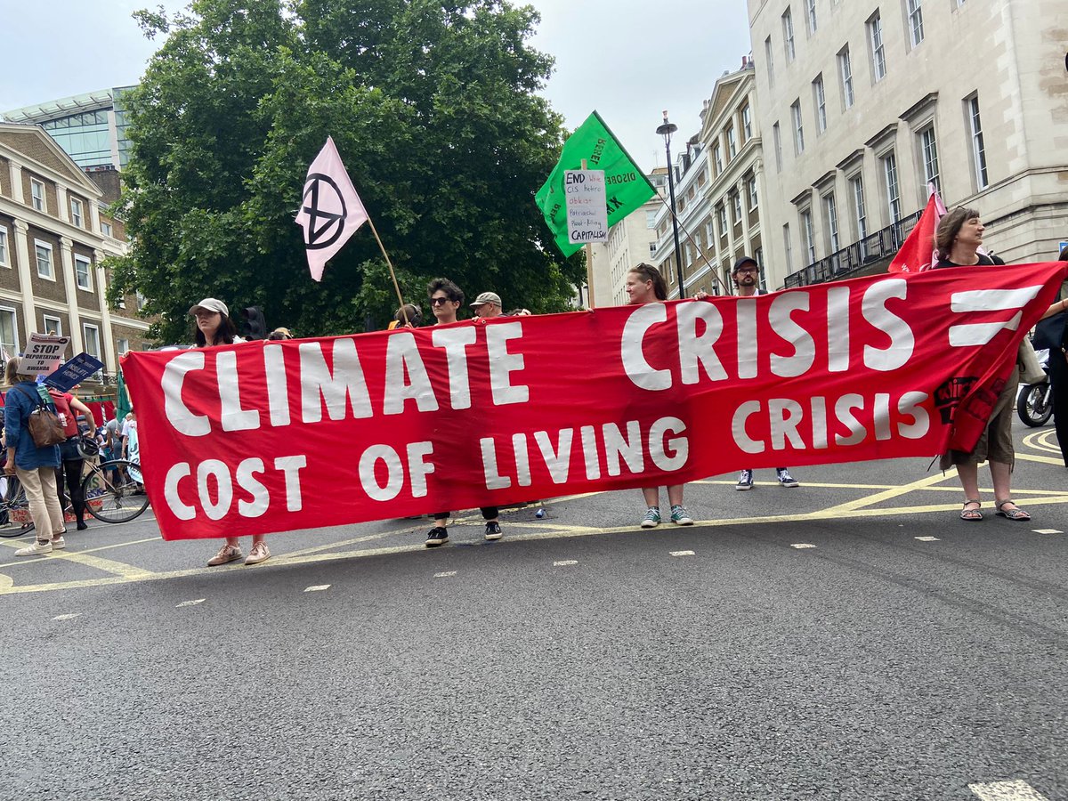 The #ClimateCrisis is a cost of living crisis. As people struggle to choose between heating and eating, we know unless we stop funding new fossil fuels this will only get worse as the climate breaksdown. We demand better & have joined the march today. @xr_TradeUnions @XRLondon