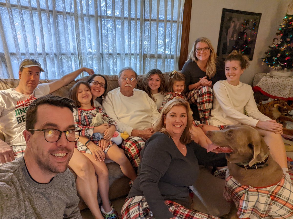 Asher, Mellie and Mom 🌻🐶😼 tweet media