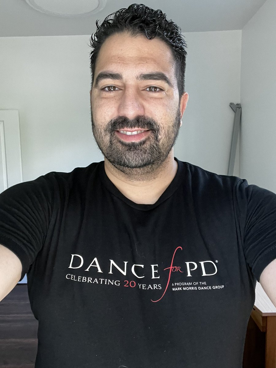 GregYoudan's tweet photo. Giving a lecture on #Dance and #ParkinsonsDisease at Hollins University this morning. Repping my @markmorrisdance #DanceForPD shirt.
#DanceForHealth #MovementScience #MovementNeuroscience #ArtsInHealth #ArtsInPublicHealth #parkinsons https://t.co/35QXkP98Yn