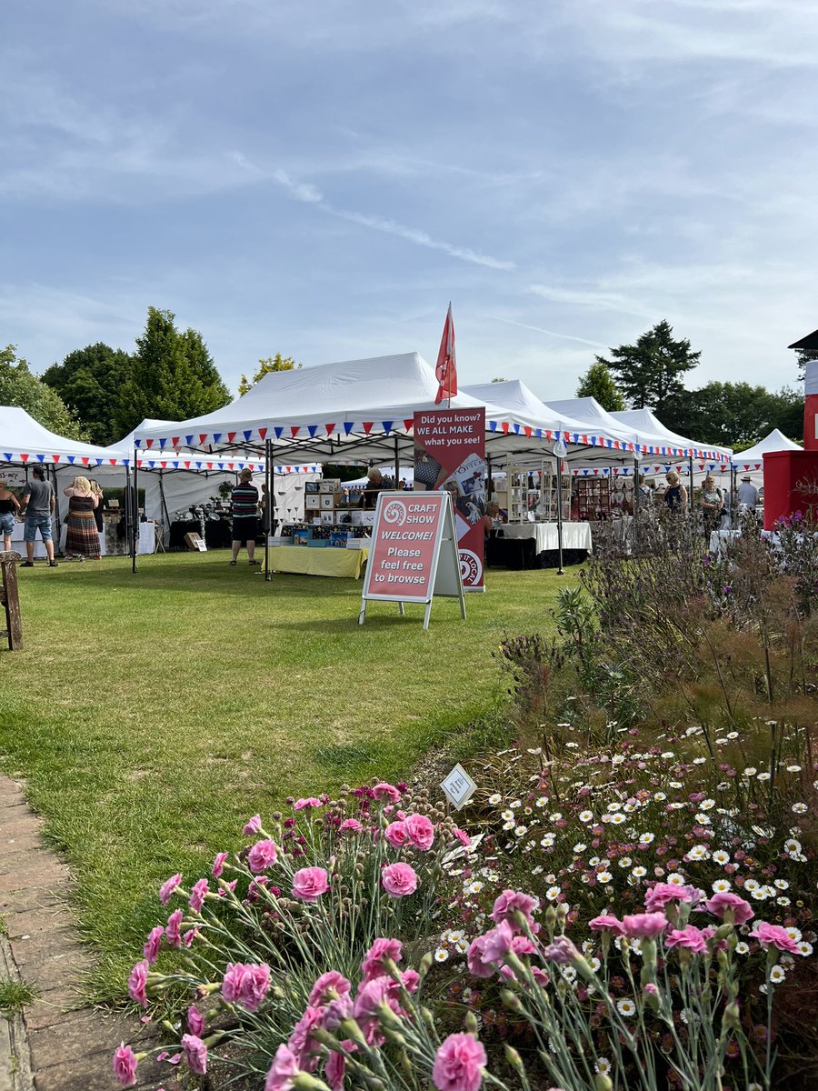CoolingsGC's tweet photo. Don't miss the Keep it Local Craft Shows here at Coolings until 4pm today and Sunday 19th June, 10am to 4pm.

Parking and entry is FREE.

📍 Coolings The Gardener's Garden Centre, Rushmore Hill, Knockholt, Kent, TN14 7NN (on the lawn outside Arthurs restaurant).

#coolingsgc https://t.co/xH9jZCdTSJ