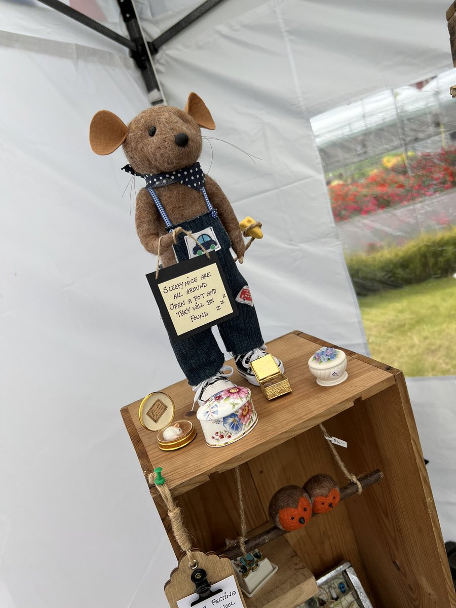 CoolingsGC's tweet photo. Don't miss the Keep it Local Craft Shows here at Coolings until 4pm today and Sunday 19th June, 10am to 4pm.

Parking and entry is FREE.

📍 Coolings The Gardener's Garden Centre, Rushmore Hill, Knockholt, Kent, TN14 7NN (on the lawn outside Arthurs restaurant).

#coolingsgc https://t.co/xH9jZCdTSJ