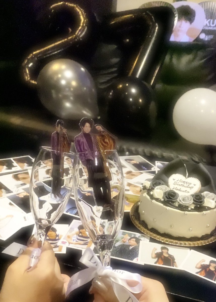 hokust_r's tweet photo. 北斗くんお誕生日会🥂✨
来年も祝いたいな💭🕊 https://t.co/MO8DOlZmtr