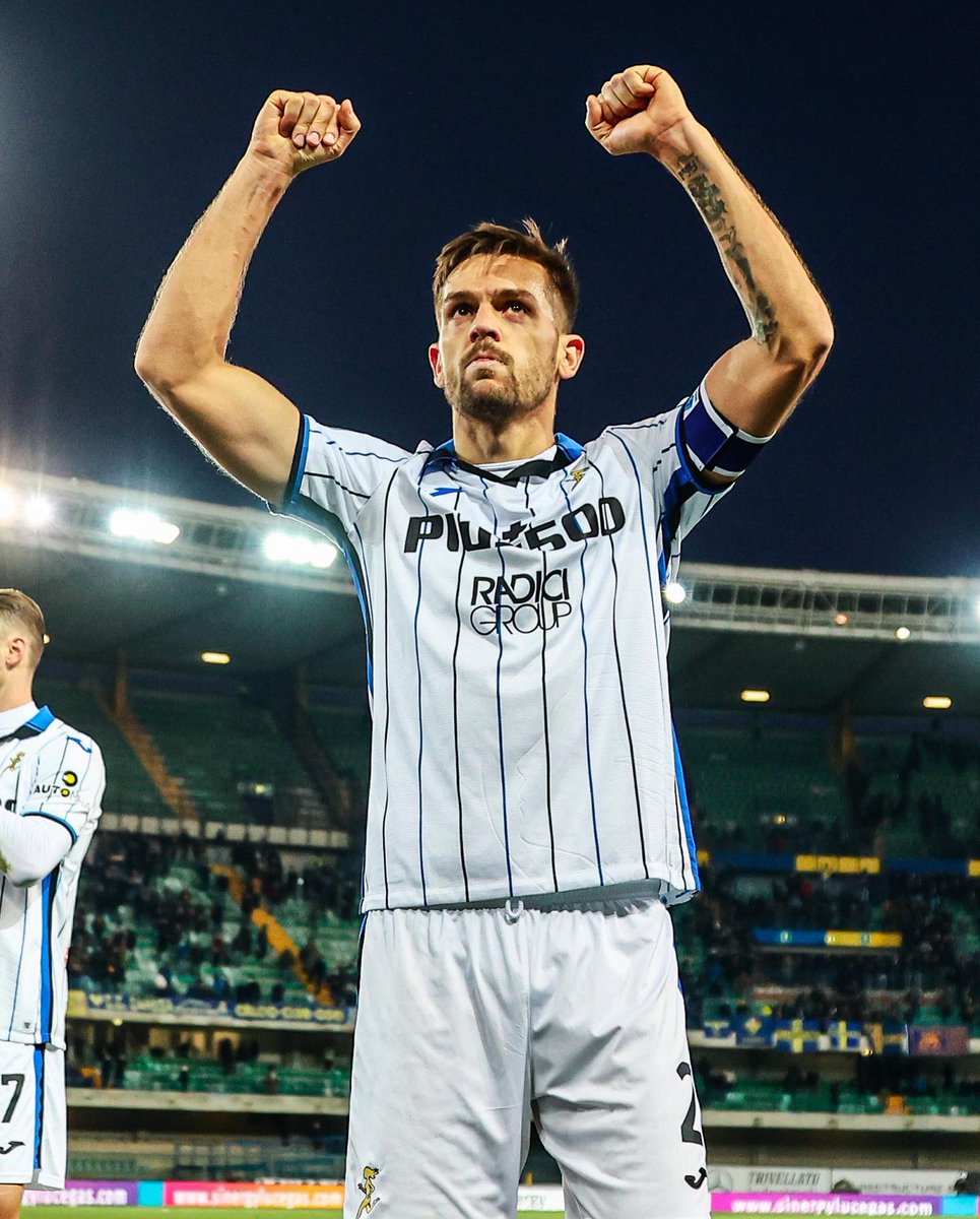 Atalanta_BC's tweet photo. 𝓡𝓪𝓯𝓪 𝓣𝓸𝓵𝓸𝓲 © in one emoji 👇

#GoAtalantaGo ⚫️🔵 https://t.co/JavdH7C60J