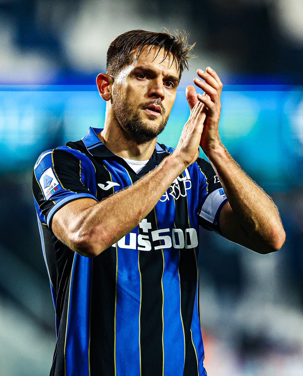 Atalanta_BC's tweet photo. 𝓡𝓪𝓯𝓪 𝓣𝓸𝓵𝓸𝓲 © in one emoji 👇

#GoAtalantaGo ⚫️🔵 https://t.co/JavdH7C60J