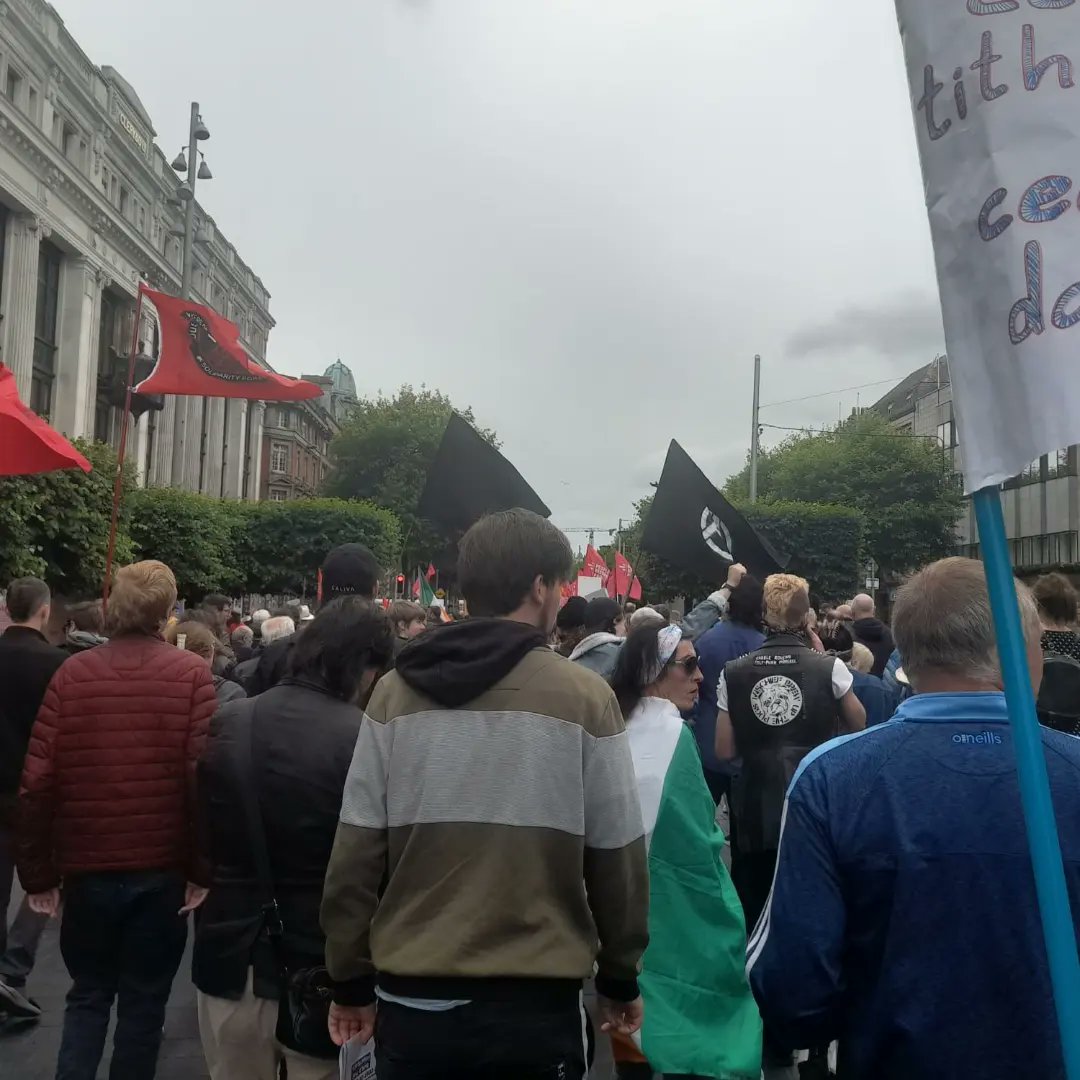 rmurray1985's tweet photo. Cost of living protest #CostOfLivingCrisis #ucdsu https://t.co/H22HZsMevZ