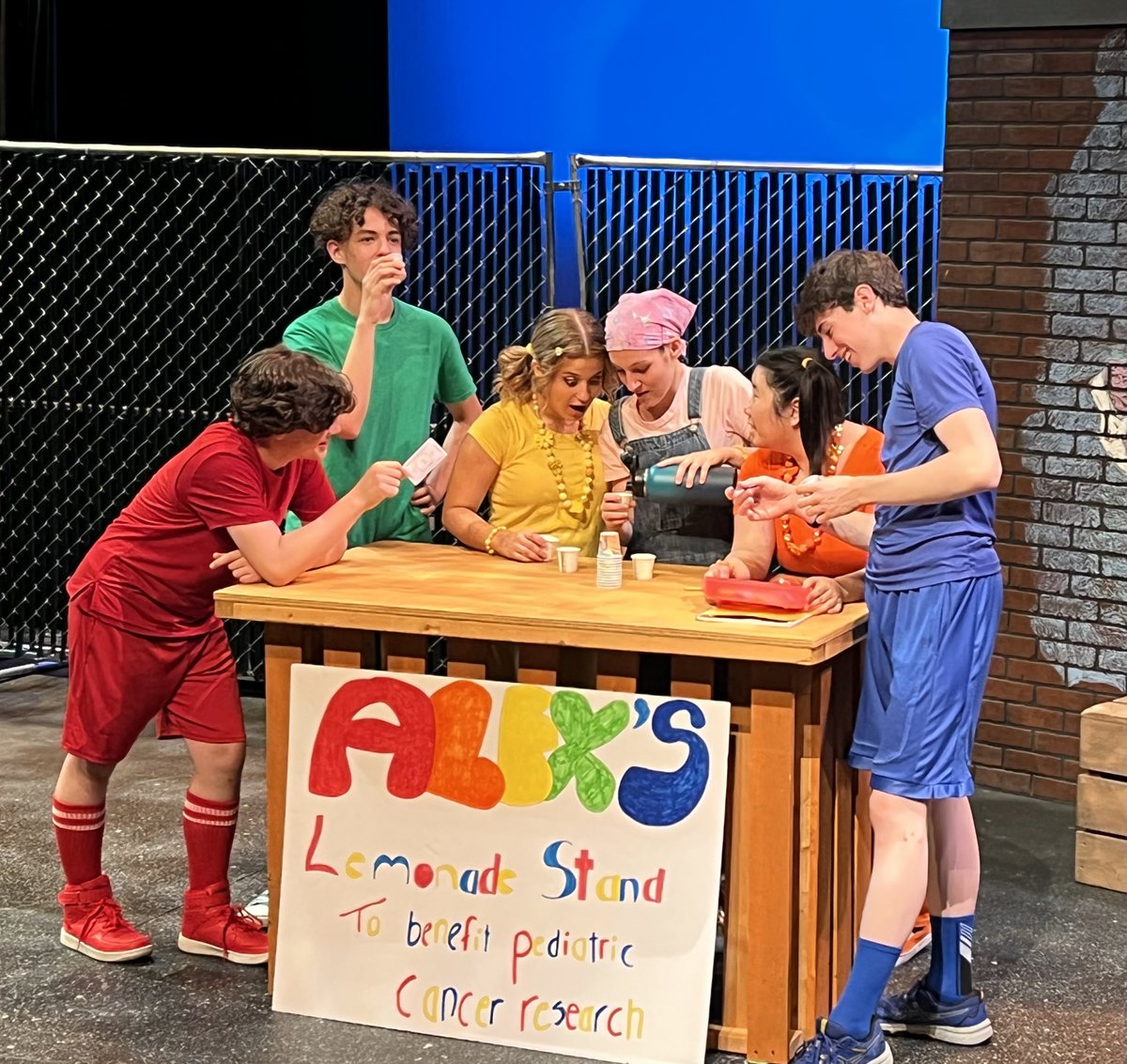 Prime_Stage's tweet photo. "Lemonade! Ice cold lemonade!"
Join us for The Amazing Lemonade Girl at 2:30 and 7:30 today and enjoy a refreshing treat! Tickets are available at https://t.co/G84G8mXTAz. #PSTLemonadeGirl #PghTheatre #BringingLiteratureToLife #PrimeStageSprouts https://t.co/yyLbvSE0Js