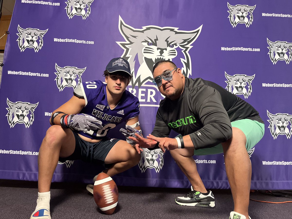 Thank you @CoachBrentMyers for the great conversation and making me feel at home! Thank you @Tana_Vea for the fire photo shoot 💜‼️@JUSTCHILLY @gridironarizona @AZHSFB @azc_obert @ZachAlvira @KevinMcCabe987 @alaqcfootball @TyDetmer14 @mxrd15 @PatriotsDC @weberstatefb @_RECRUITid