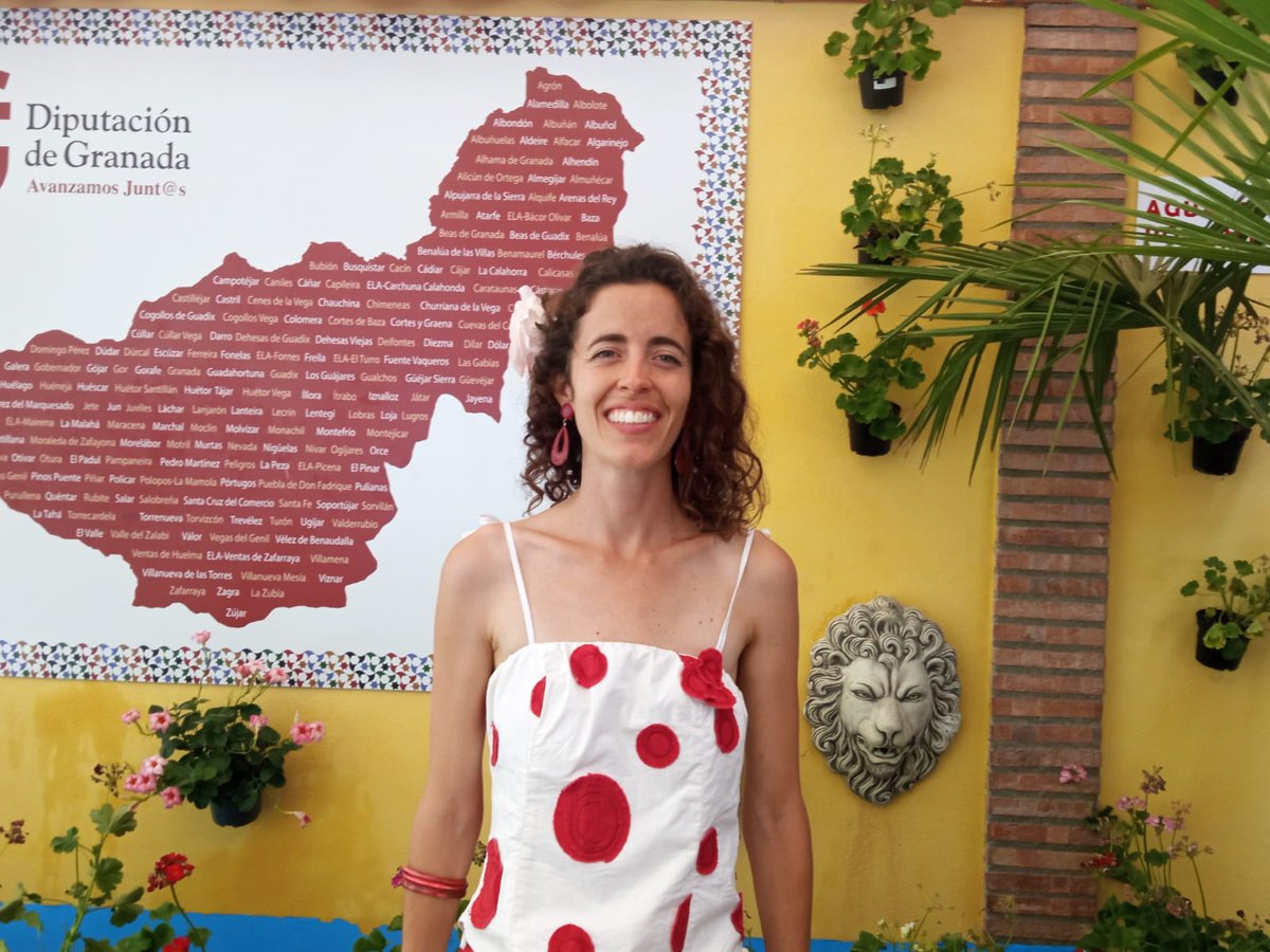 RecortesCero's tweet photo. #FelizSabado para @VioletaTercedor y @luctorm ✨

La candidata y la jefa de prensa más jóvenes de las #EleccionesAndaluzas

Hoy en el #diadereflexion fueron a la Feria del Corpus Granada

Oleeee💃🏼💃🏼 https://t.co/yUMRHrnKZh