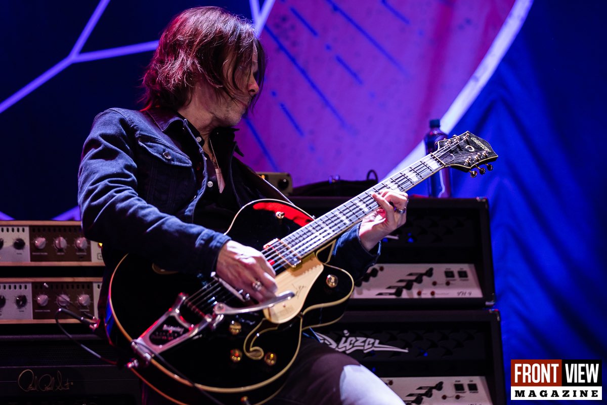 MylesKNews's tweet photo. @MylesKennedy - @013 - June 17, 2022 #TheIdesOfMarchTour #MKandCo 

📷 David Johnson / @FrontViewMag https://t.co/su1wJ3o8nn