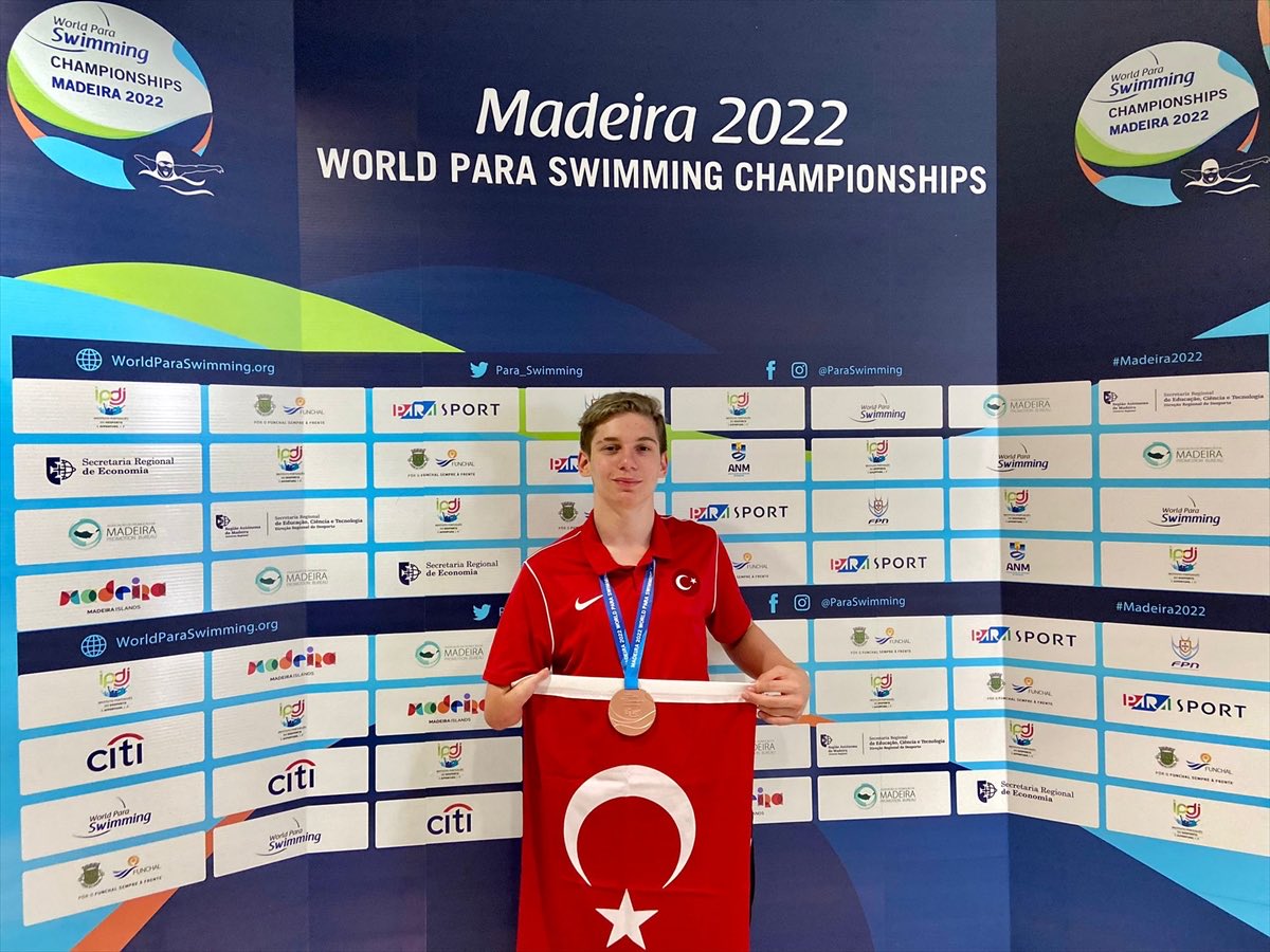 Para Yüzme Dünya Şampiyonası'nda Koral Berkin Kutlu dünya üçüncüsü oldu!