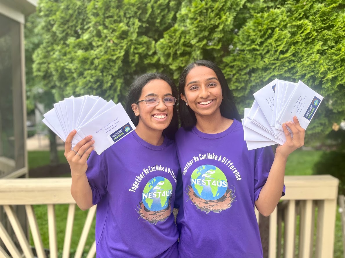 joinnest4's tweet photo. Huge #congrats to the #ClassOf2022, you all rock! #Excited to be mailing out 100s of #congratulatory cards for all the amazing #grads out there!❤️ If interested in receiving 1, fill out this form https://t.co/iua2PXhAEY #NEST4US #Graduation #Love #Kindness https://t.co/TnRs0vUSVw https://t.co/arZFbApTci