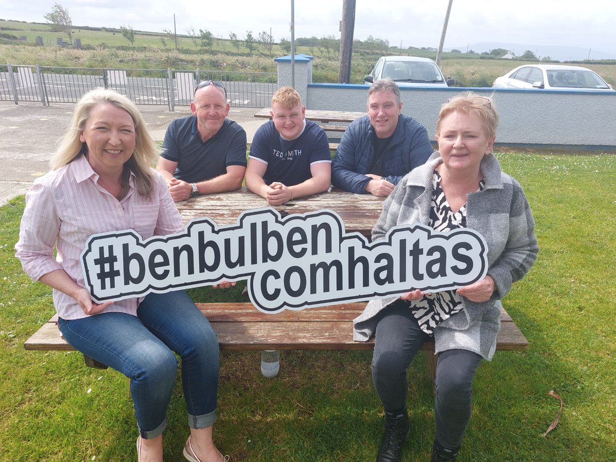 Great day so far at #KnocklaneFestival. Afternoon workshops underway and afternoon session on currently in Ellen's Pub in Maugherow. Plenty more to come later - tutor session at 6pm and Catmeleodan Band from 10pm. Food on site all day. Come join us!