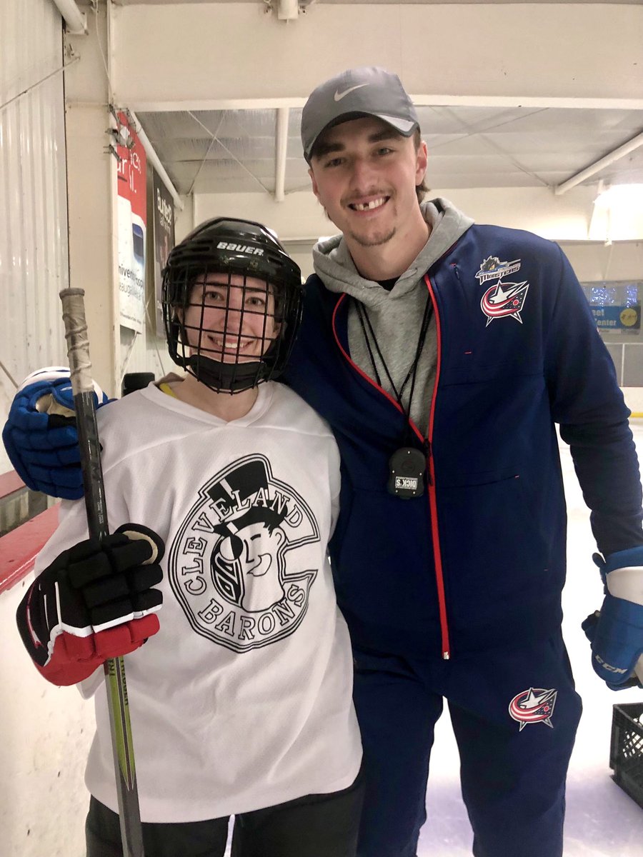 Hockey skills this morning after pick-up with <a href="/monstershockey/">x-Cleveland Monsters</a>   pro Connor McDonald. This is why I love The Pond!