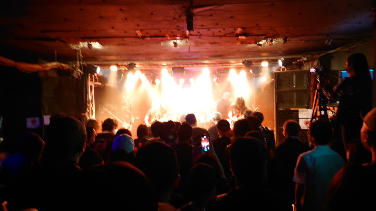 32mitsu16's tweet photo. 久々のクレッシェンド。
観たいバンドばかりで、約4時間があっという間でした。
どのバンドもカッコよかった!
先週に続き、良きライブでした🤘
#MELT4 #ROSALIND #兀突骨 #AFTERZERO #HARAKIRIZOMBIE https://t.co/mGwUuzyyGO
