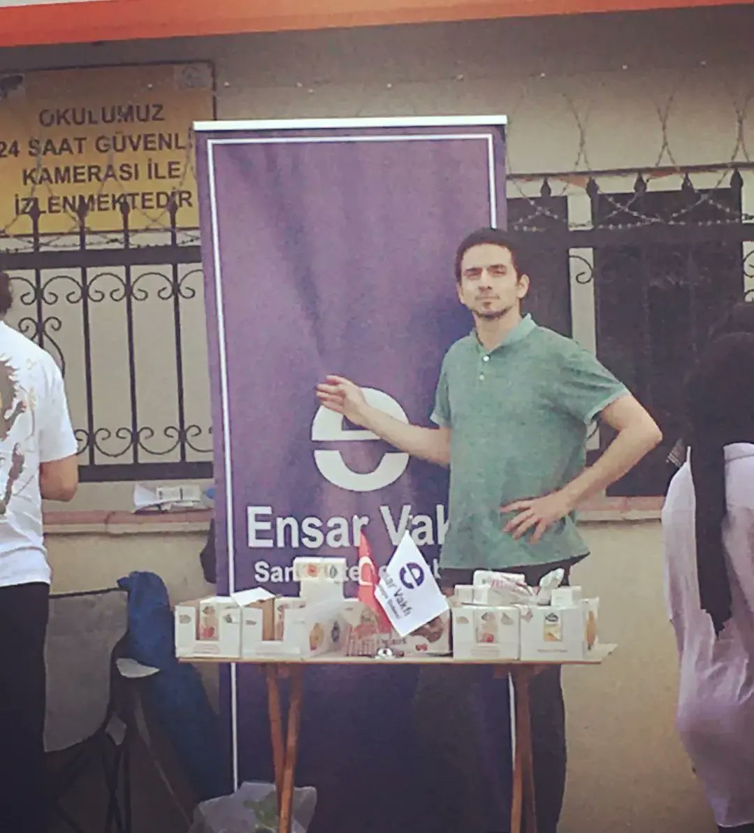 #gençensar ekibimiz YKS sınavına girecek öğrencilere yönelik olarak sınav oncesinde ikram dağıtarak bir nebze destek olmaya çalistilar.